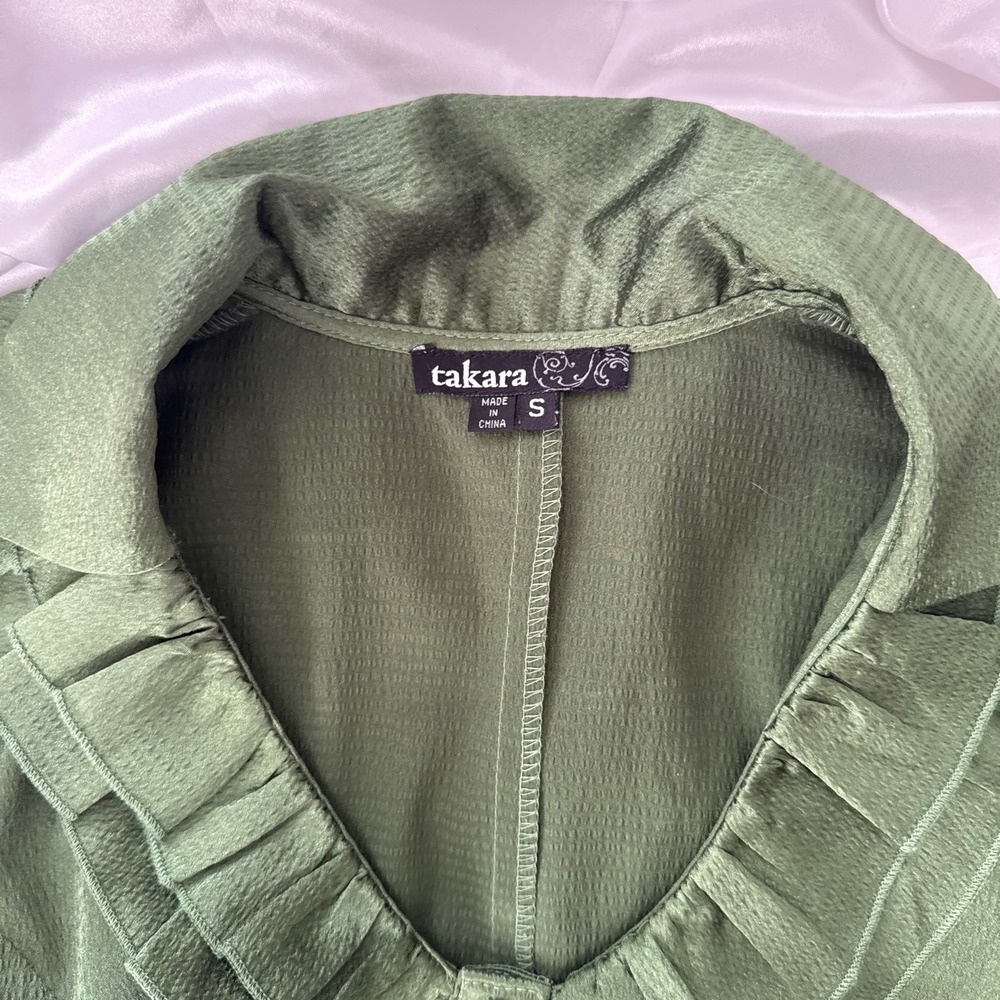 Takara Green Ruffle V-Neck Belted Satin Blouse Short Puff Sleeve Top Small - Picture 5 of 6